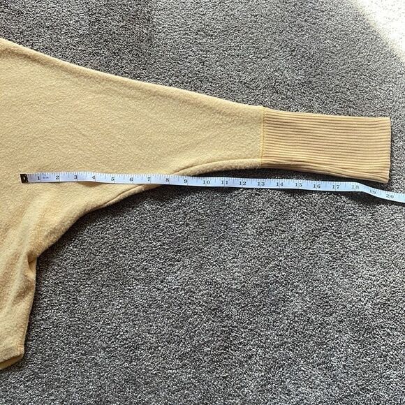 Project Social T Off the Shoulder Cozy Top Size S very soft and comfy - Picture 9 of 11